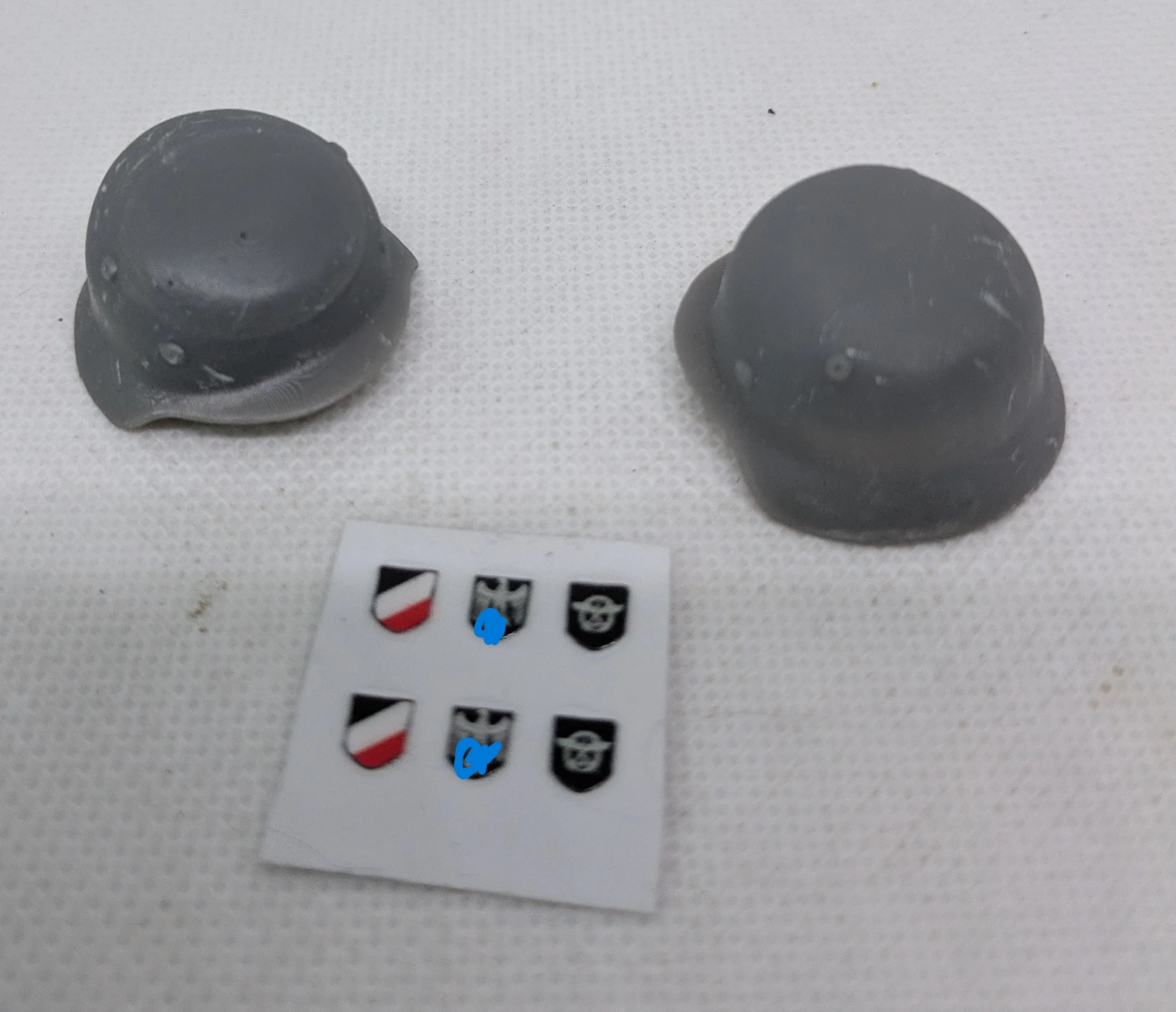 custom WW2 Playmobil (thème historique 39-45) - 2 casque + décalcomanie Allemand