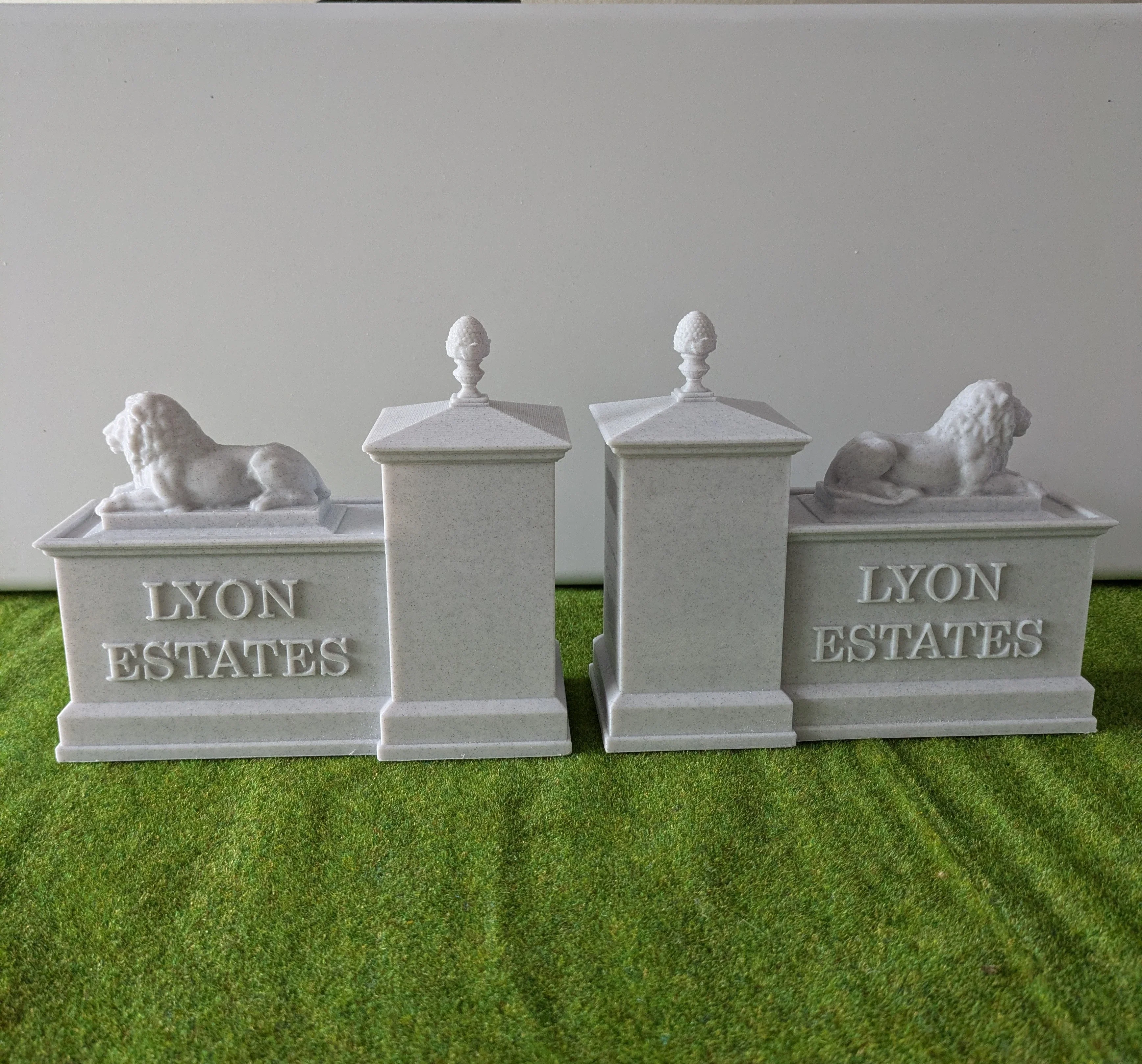 Custom Playmobil Cinéma - 2 Piliers Lyon Estates BTTF 3 - Retour vers le futur